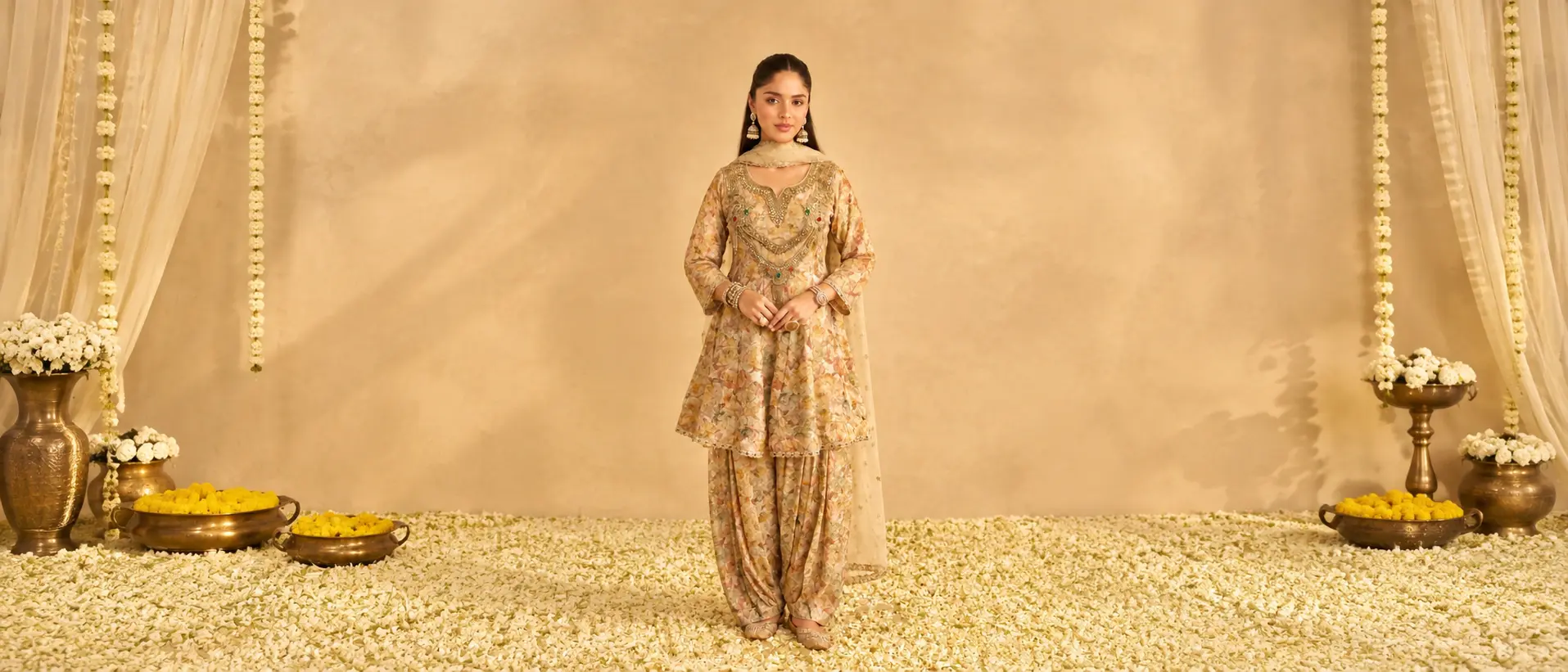 gold-floral-print-kurta